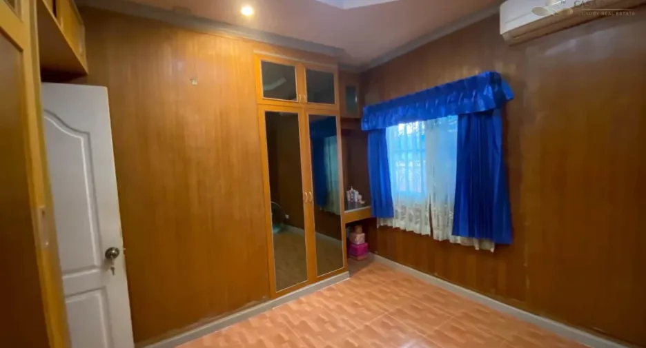 For sale 4 bedrooms house in Bang Lamung, Chonburi