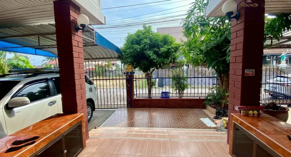 For sale 4 bedrooms house in Bang Lamung, Chonburi