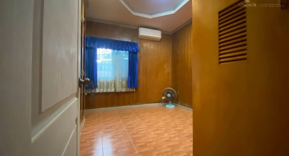 For sale 4 bedrooms house in Bang Lamung, Chonburi