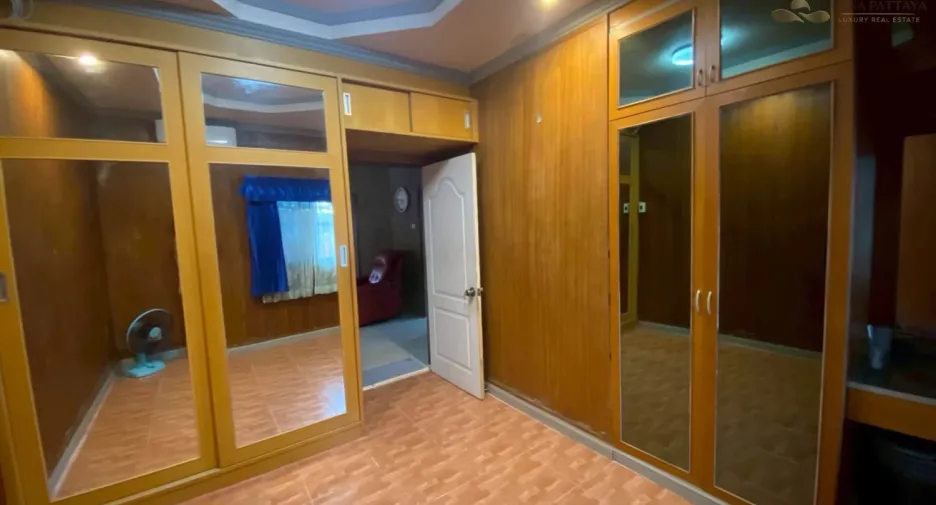 For sale 4 bedrooms house in Bang Lamung, Chonburi