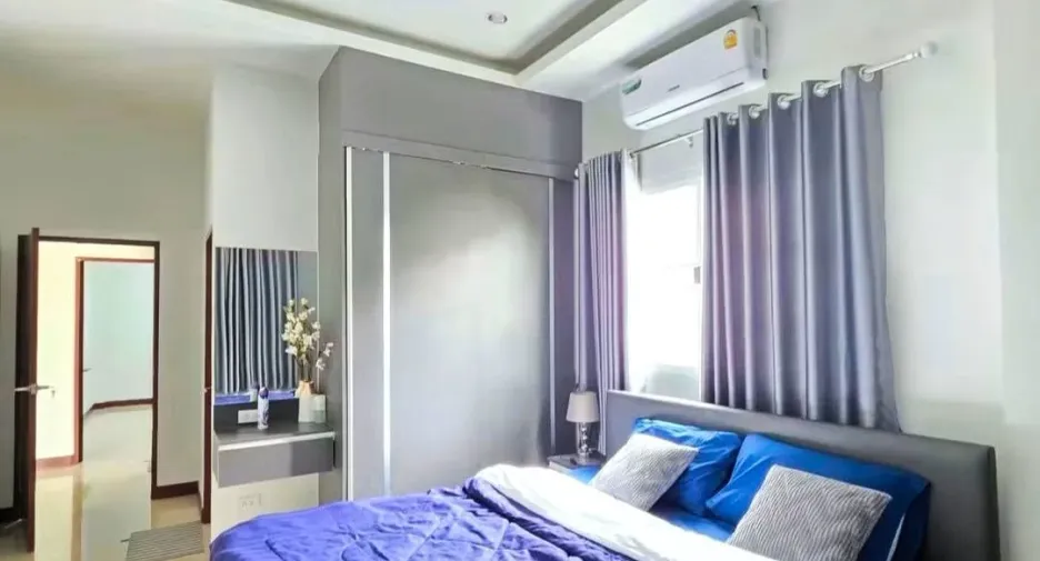For rent 4 bedrooms villa in Bang Lamung, Chonburi