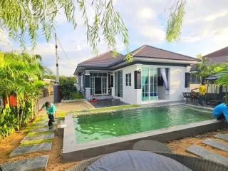 For rent 4 bedrooms villa in Bang Lamung, Chonburi