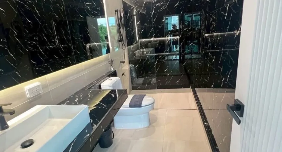 For sale 5 bedrooms villa in Na Jomtien, Pattaya