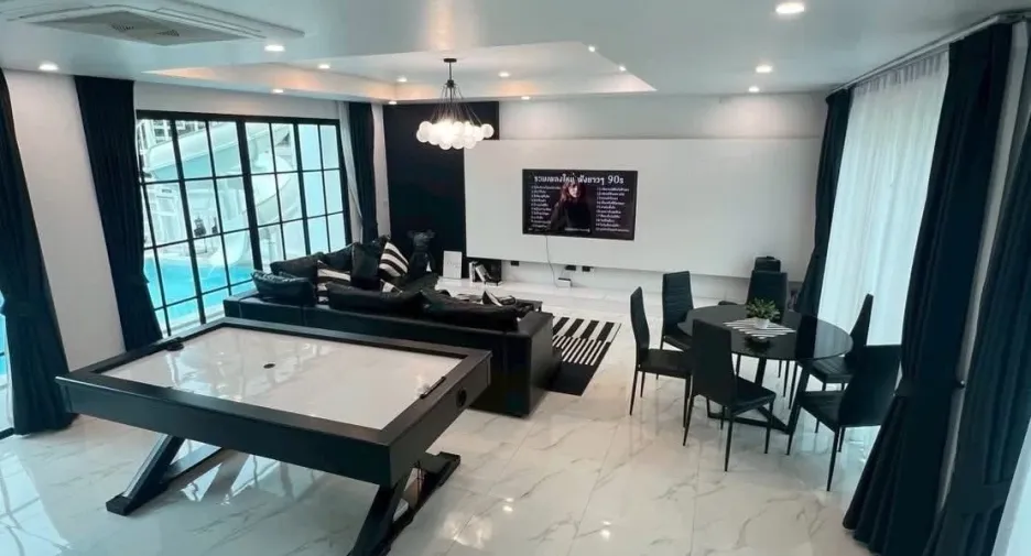 For sale 5 bedrooms villa in Na Jomtien, Pattaya