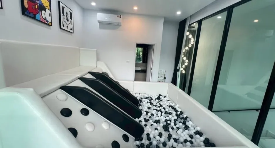 For sale 5 bedrooms villa in Na Jomtien, Pattaya