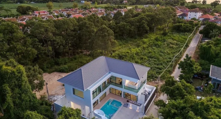 For sale 5 bedrooms villa in Na Jomtien, Pattaya