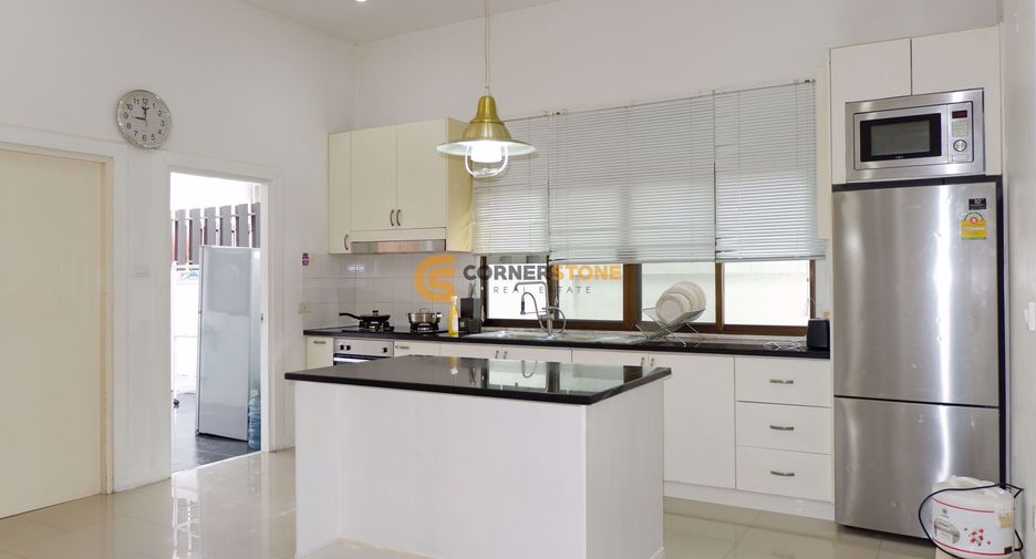 For rent and for sale 4 bedrooms house in Bang Lamung, Chonburi