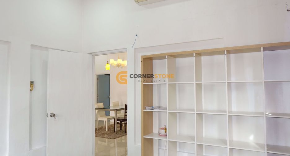 For rent and for sale 4 bedrooms house in Bang Lamung, Chonburi