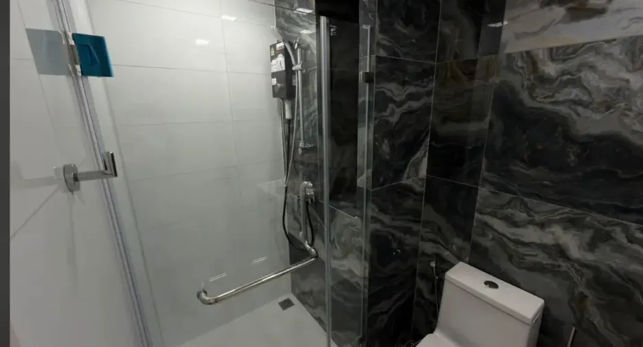 For rent 1 bed condo in Khlong Luang, Pathum Thani