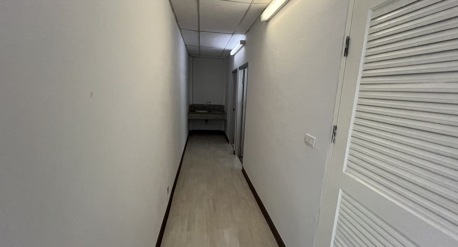For rent office in Khlong Toei, Bangkok