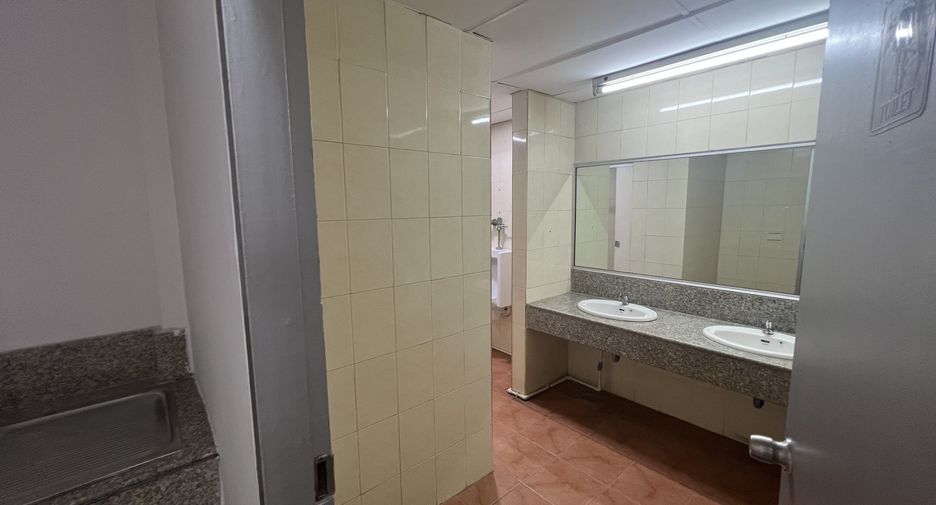 For rent office in Khlong Toei, Bangkok