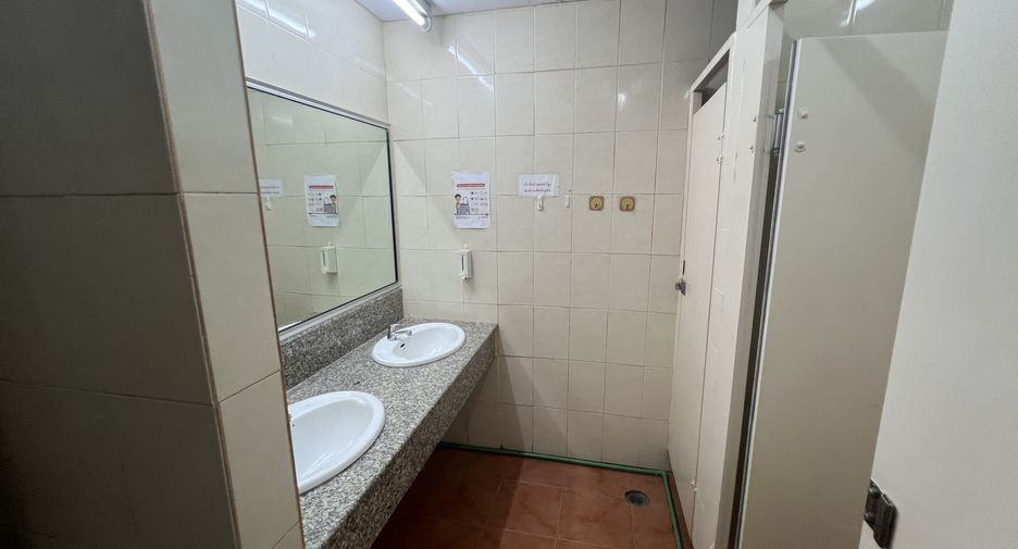 For rent office in Khlong Toei, Bangkok