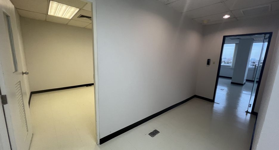 For rent office in Khlong Toei, Bangkok