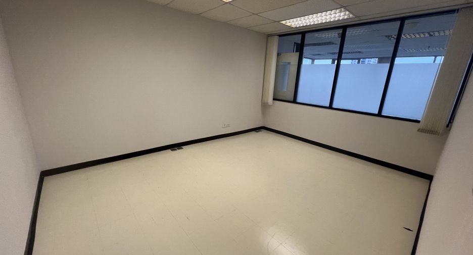 For rent office in Khlong Toei, Bangkok