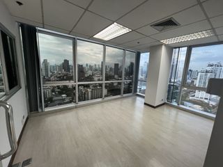 For rent office in Khlong Toei, Bangkok