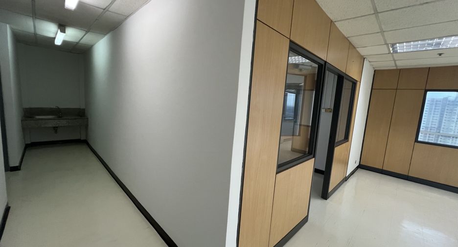 For rent office in Khlong Toei, Bangkok