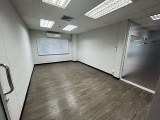 For rent office in Khlong Toei, Bangkok
