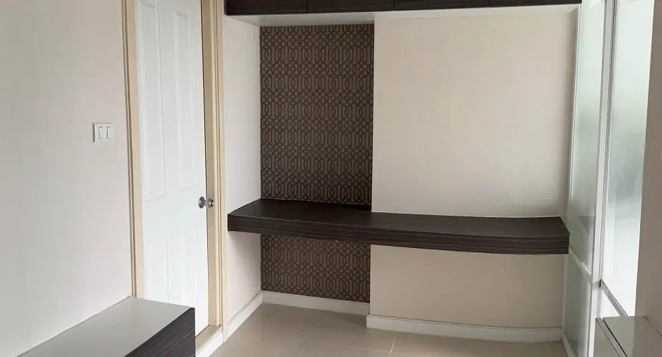 For rent 1 bed condo in Huai Khwang, Bangkok