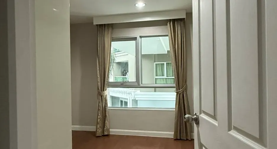 Wohnung zum Kauf und zur Miete mit 2 Zimmer in Huai Khwang, Bangkok