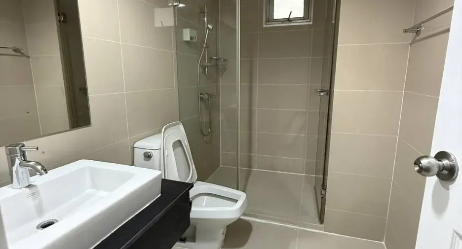 Wohnung zum Kauf und zur Miete mit 2 Zimmer in Huai Khwang, Bangkok