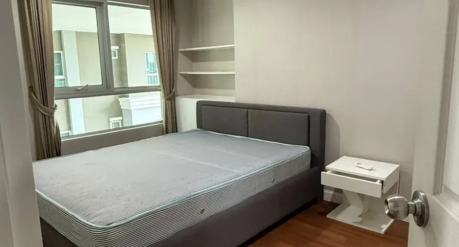 Wohnung zum Kauf und zur Miete mit 2 Zimmer in Huai Khwang, Bangkok
