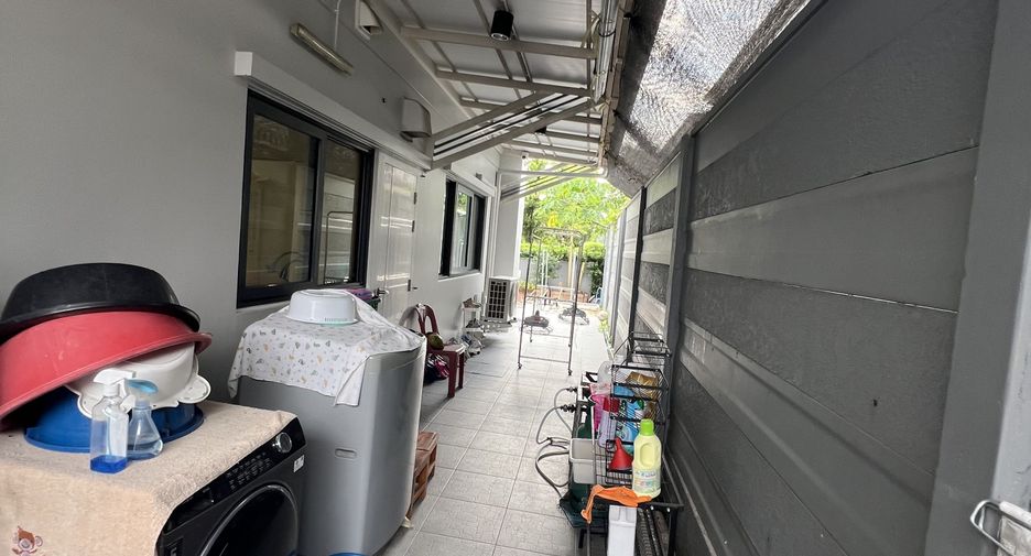 For rent 4 bedrooms house in Lat Krabang, Bangkok