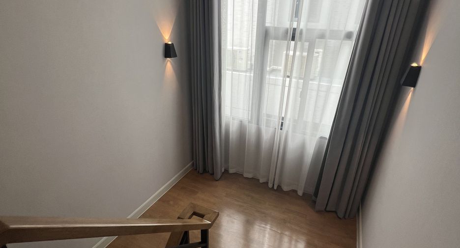 For rent 4 bedrooms house in Lat Krabang, Bangkok