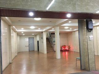 Local comercial en venta de 13 habitaciones en Khlong Toei, Bangkok