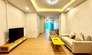 For rent 2 bedrooms townhouse in Bangkok Noi, Bangkok