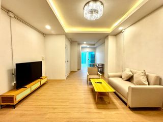 For rent 2 bedrooms townhouse in Bangkok Noi, Bangkok