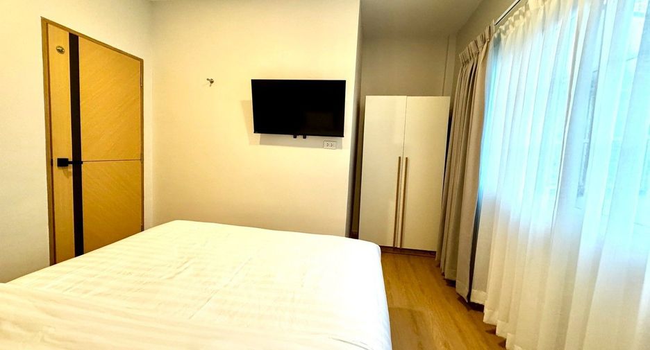 For rent 2 bedrooms townhouse in Bangkok Noi, Bangkok