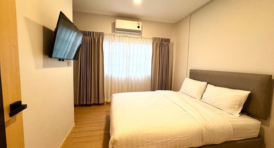 For rent 2 bedrooms townhouse in Bangkok Noi, Bangkok