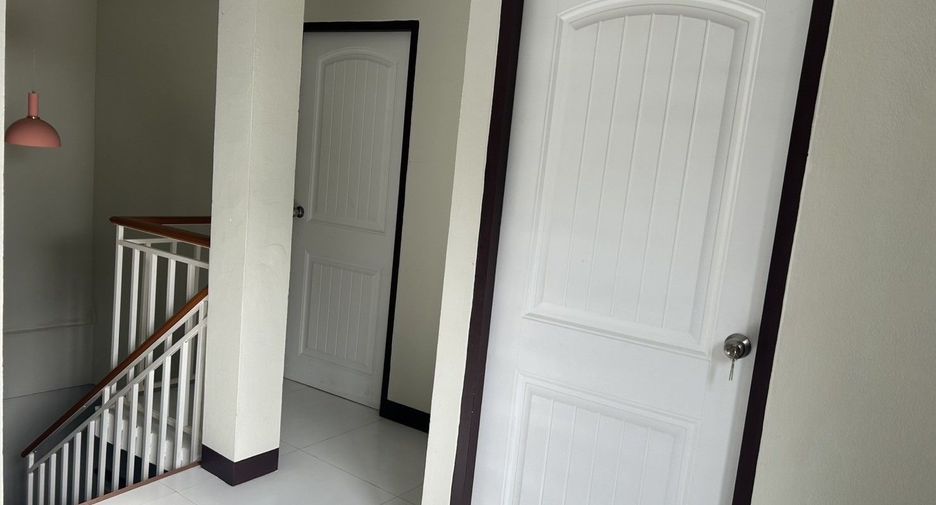 For rent 2 bedrooms townhouse in Mueang Chiang Mai, Chiang Mai