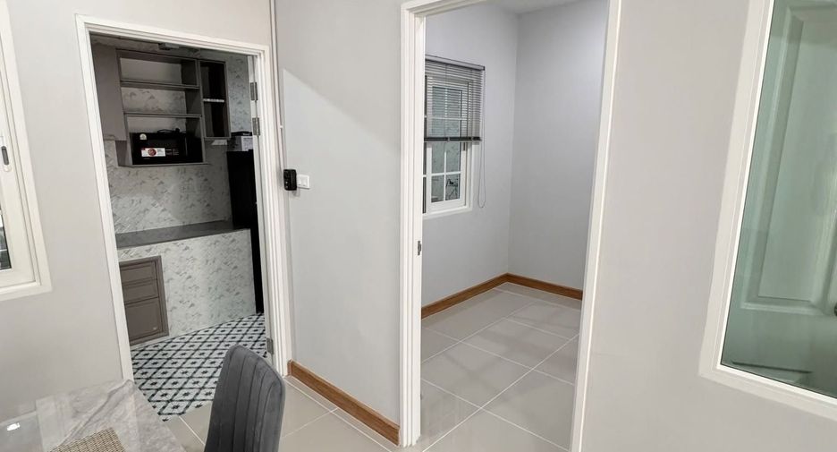 For rent 3 bedrooms townhouse in Mueang Chiang Mai, Chiang Mai