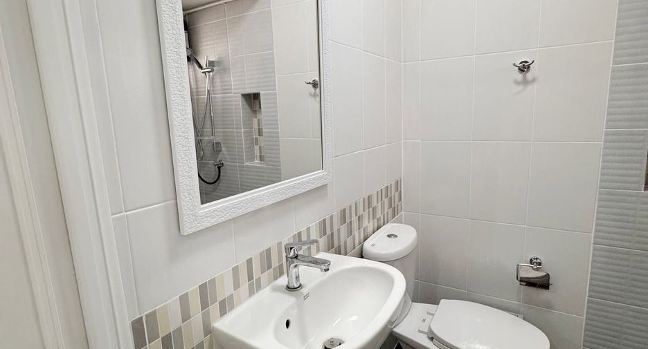For rent 3 bedrooms townhouse in Mueang Chiang Mai, Chiang Mai