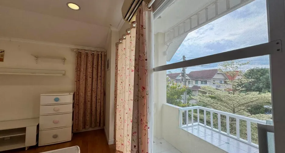 For rent 3 bedrooms house in San Sai, Chiang Mai