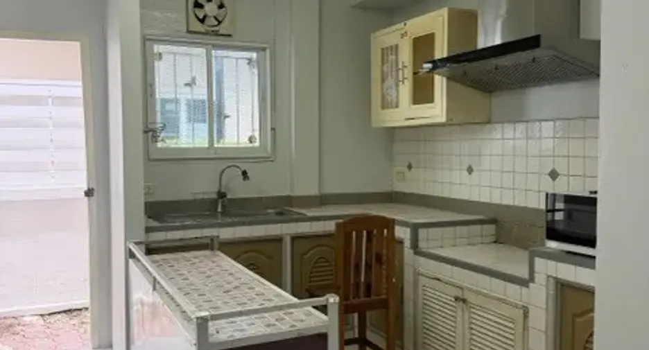 For rent 4 bedrooms house in San Sai, Chiang Mai