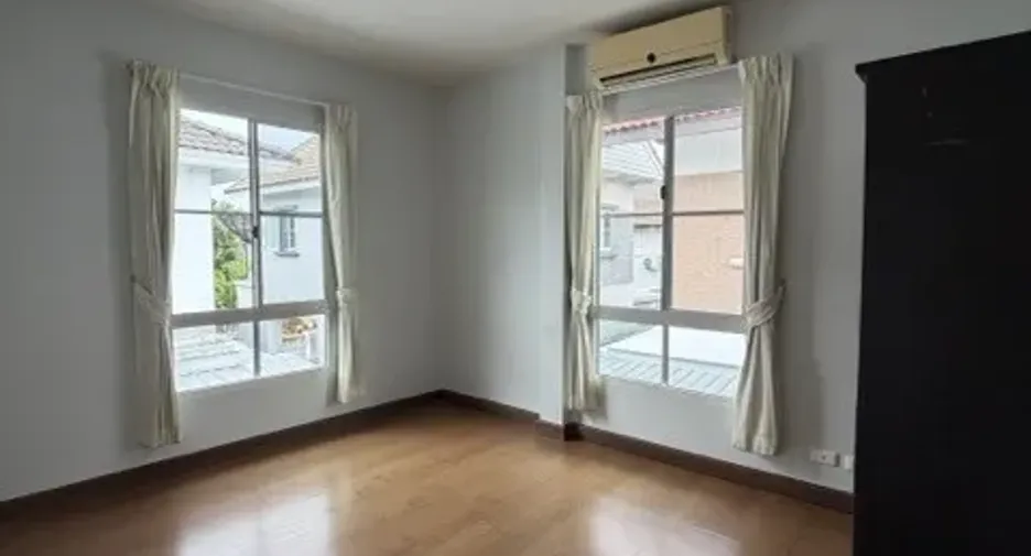 For rent 4 bedrooms house in San Sai, Chiang Mai