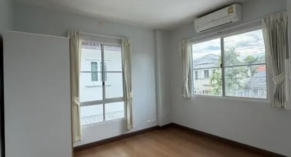 For rent 4 bedrooms house in San Sai, Chiang Mai