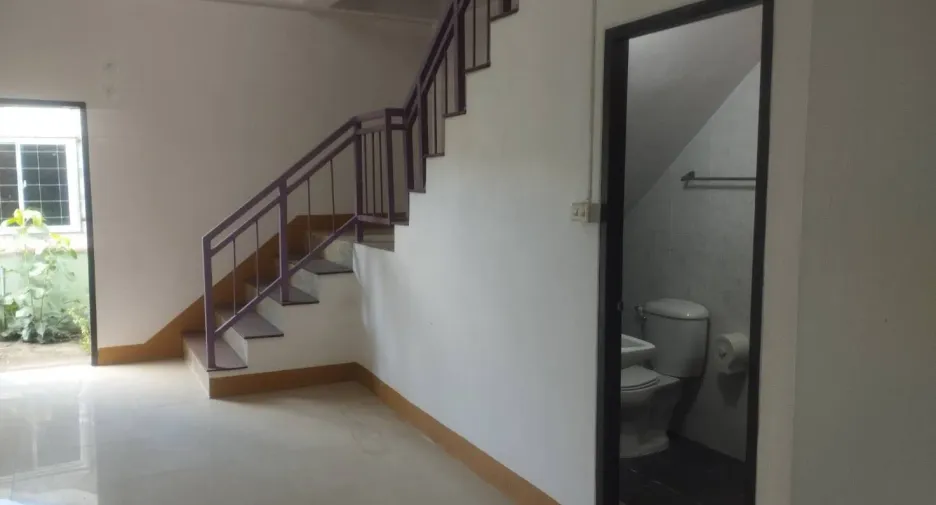 For sale 2 bedrooms townhouse in Mueang Lamphun, Lamphun