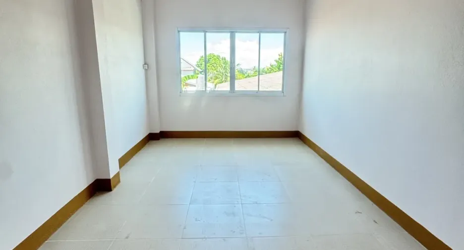 For sale 2 bedrooms townhouse in Mueang Lamphun, Lamphun