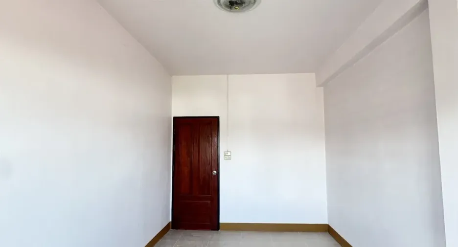 For sale 2 bedrooms townhouse in Mueang Lamphun, Lamphun
