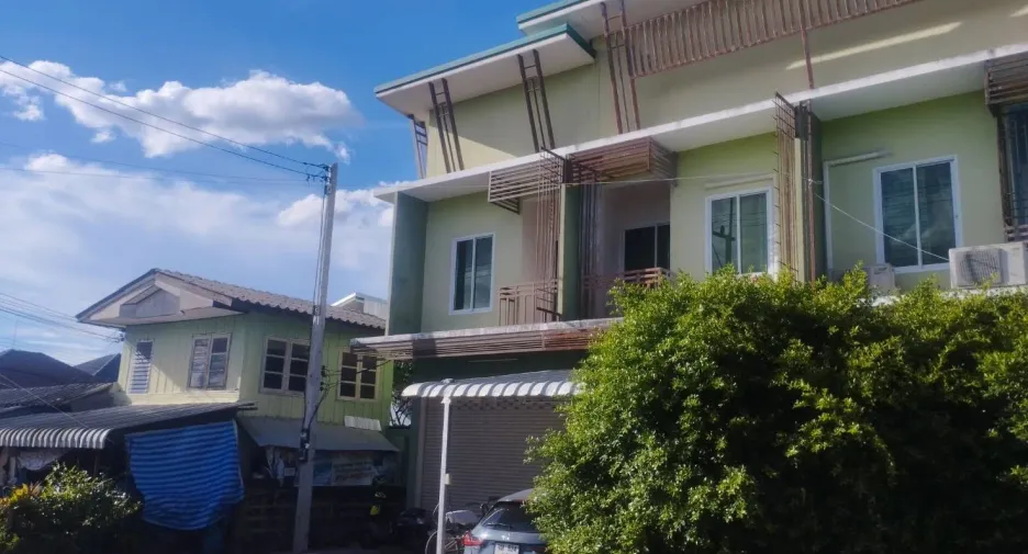 For sale 2 bedrooms townhouse in Mueang Lamphun, Lamphun