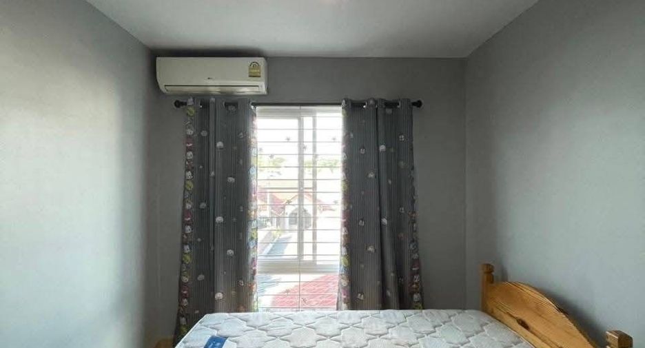 For rent 3 bedrooms townhouse in Mueang Chiang Mai, Chiang Mai
