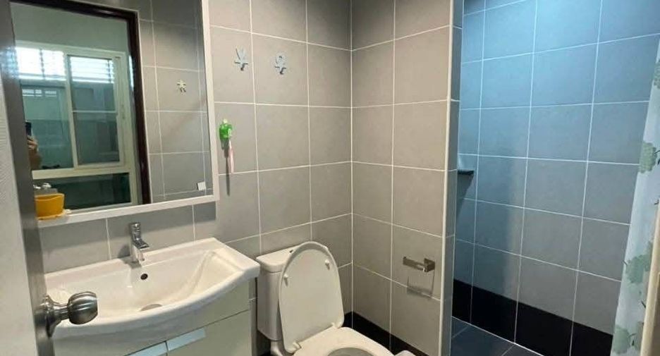For rent 3 bedrooms townhouse in Mueang Chiang Mai, Chiang Mai