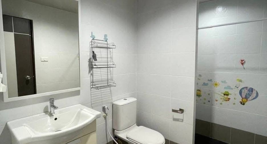 For rent 3 bedrooms townhouse in Mueang Chiang Mai, Chiang Mai