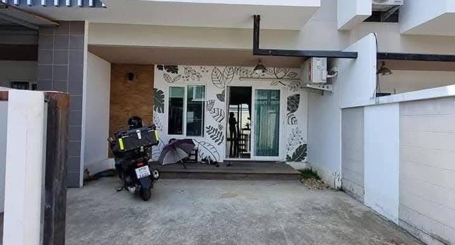 For rent 3 bedrooms townhouse in Mueang Chiang Mai, Chiang Mai