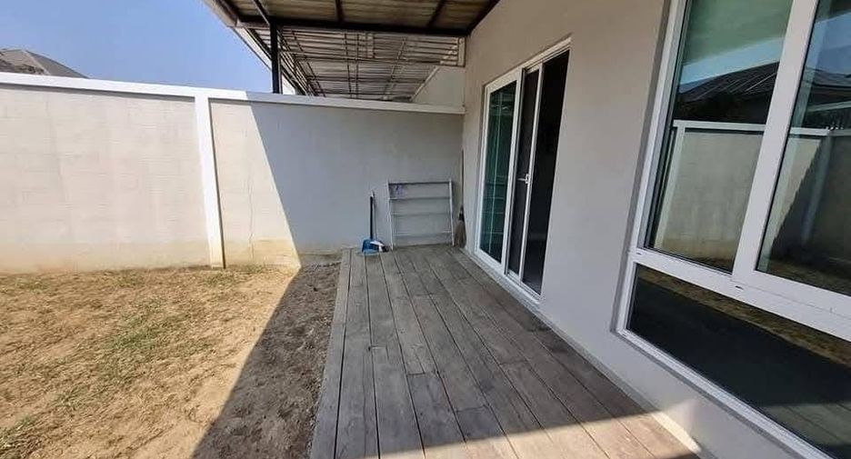 For rent 3 bedrooms townhouse in Mueang Chiang Mai, Chiang Mai