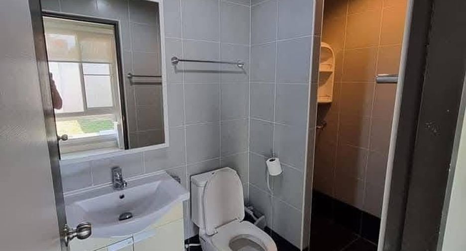 For rent 3 bedrooms townhouse in Mueang Chiang Mai, Chiang Mai