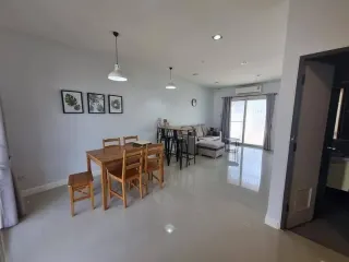 For rent 3 bedrooms townhouse in Mueang Chiang Mai, Chiang Mai